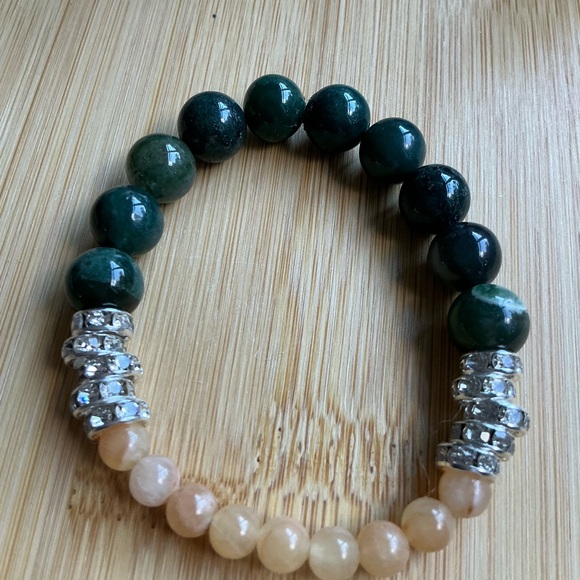 One of a kind yellow jade and subtle teal artisan crafted bead bracelet. - Picture 3 of 3